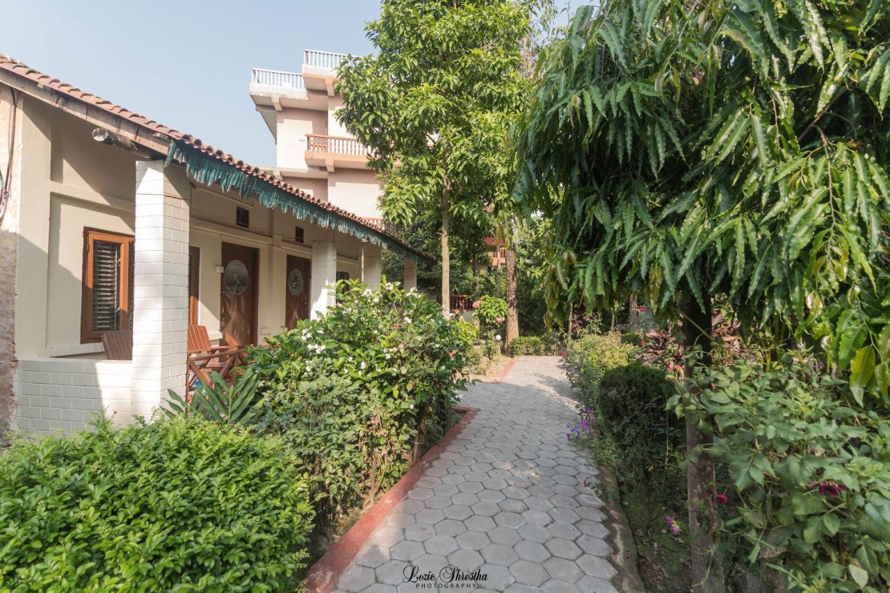 Eden Jungle Resort Sauraha Eksteriør billede