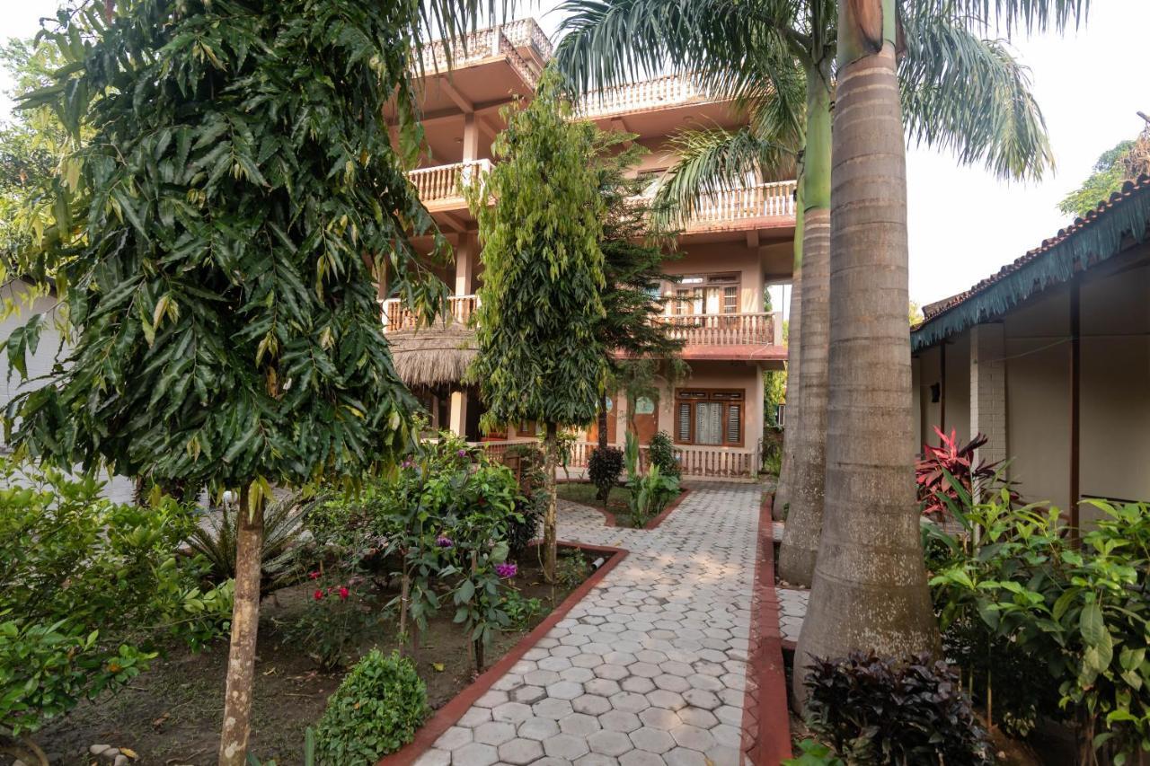 Eden Jungle Resort Sauraha Eksteriør billede