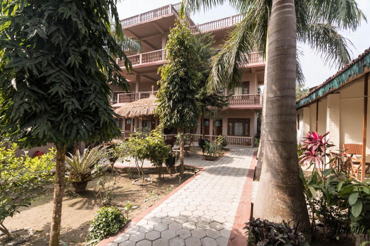 Eden Jungle Resort Sauraha Eksteriør billede