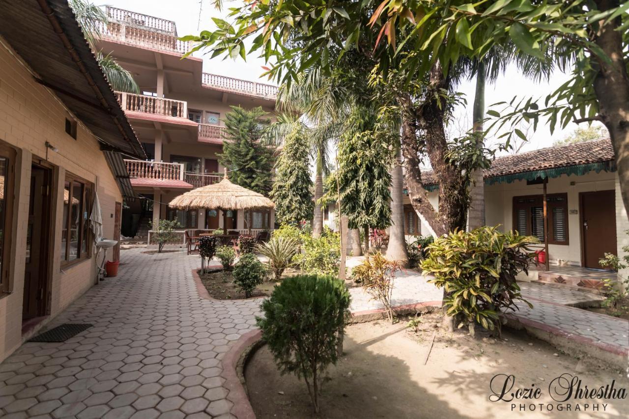 Eden Jungle Resort Sauraha Eksteriør billede